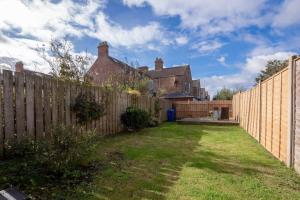 Cliff Garden, Close to Sea