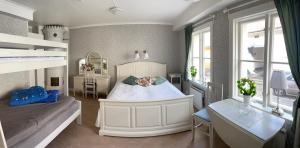 Quadruple Room with Shared Bathroom room in STF Hostel Mariestad