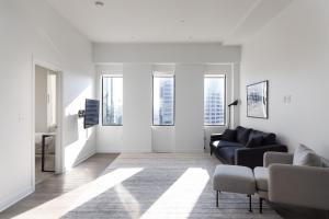 Apartment room in Luxe DT 2BR with City View by Zencity