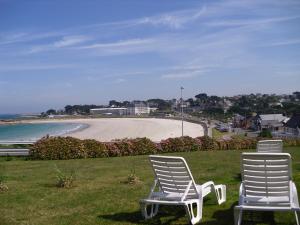 Maisons de vacances MAISON 6 pers belle vue mer PISCINE, plage a 40 m : photos des chambres
