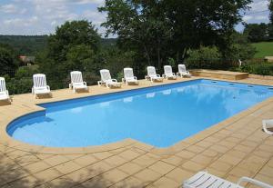 Maisons de vacances Gite du Houx - Domaine de Bardenat avec Piscine chauffee : photos des chambres