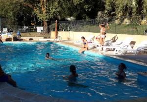 Maisons de vacances Gite du Houx - Domaine de Bardenat avec Piscine chauffee : photos des chambres