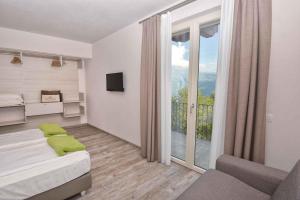 Apartment 1 room in Apartments in Tignale/Gardasee 34085