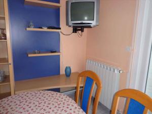 Apartments in Mundanije/Insel Rab 30445 