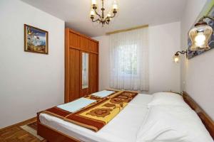 Apartments in Sabunike/Zadar Riviera 7812 