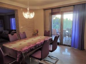 Apartment in Jasenice 35406 