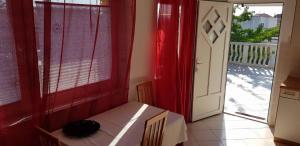 Apartments in Pirovac 34905