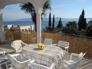 Apartment in Crikvenica 5485 