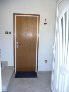 Apartment 1 room in Two-Bedroom Apartment in Lopar VIII