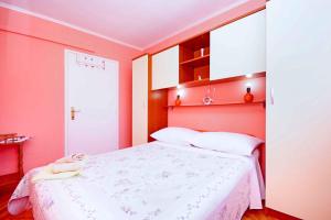 Two-Bedroom Apartment in MakarskaMakarska Riviera 6709