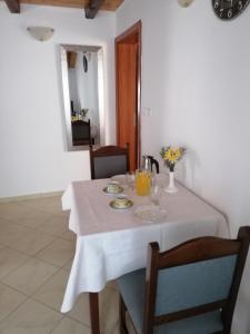 One-Bedroom Apartment in Baric Draga II