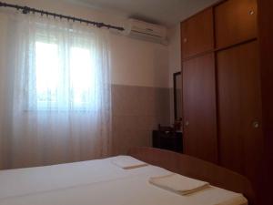 Apartment in Lopar with Two-Bedrooms 2