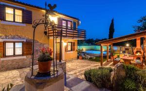 Holiday home Mali Vareski - Istrien 8734