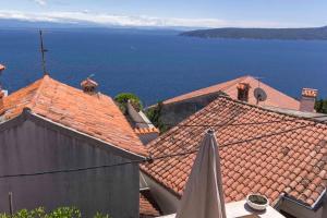 Holiday home in Moscenice 15209 