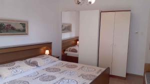 Apartment in Novi Vinodolski 15381