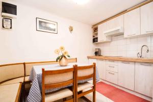 Holiday home in PomerIstrien 9026