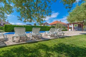 Two-Bedroom Apartment in Biograd na Moru II 