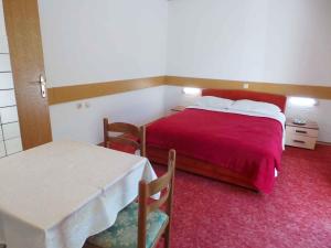 Apartment Klenovica 1