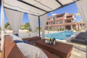 Apartment in Grebastica 7034 - Apartmány, Grebaštica