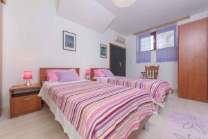 Apartment in Okrug Gornji 6132