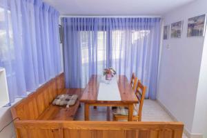 Apartment in Okrug Gornji 6132