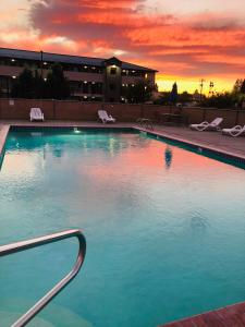 Sugarloaf Mountain Motel - 2-star hotels in Bend
