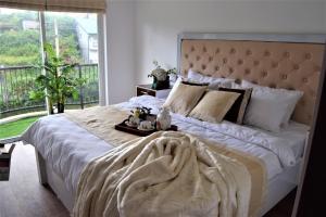 Lake Infinity Luxury Condos