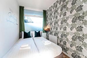 Green Happiness With Private Parking