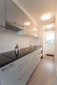 Blue Shell With Private Parking Garage