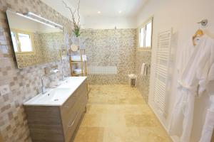 B&B / Chambres d'hotes Maison CHENET - Les Chambres Entre Vigne et Garrigue - Teritoria : photos des chambres