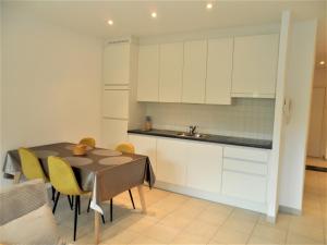 O ZEE app,garage 200m van strand en centrum