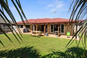 Mount Holidaze - Mt Maunganui Holiday Home - Matapihi