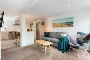 The Little Blue Penguin - 陶朗加