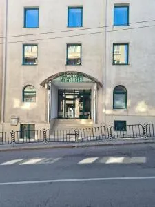 Хотел Тракия - 季米特洛夫格勒