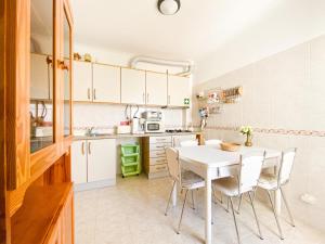 Retreat with Terrace and View in Espiche #1887