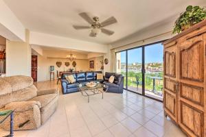 Condo in Plaza Nautica Less Than 1 Mile to The Arch!