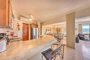 Condo in Plaza Nautica Less Than 1 Mile to The Arch!