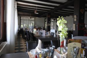 Hotels Hotel & Restaurant Le Chalvet : photos des chambres