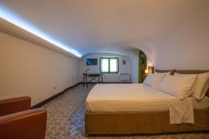 Studio 61 Luxe Apartment