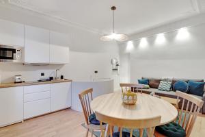 Pick A Flats Apartment in Neuilly sur Seine - Avenue Charles de Gaulle