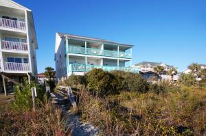 Holiday Home room in Livin' the Dream
