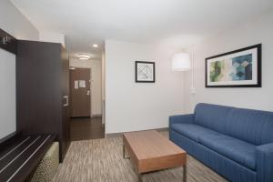 Holiday Inn Express Hotel & Suites Longmont by IHG