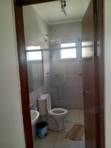 Lindo sobrado a 100 m praia do Aruan.