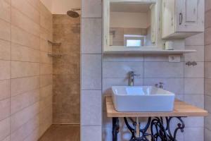 Holiday home in Hreljin 39447