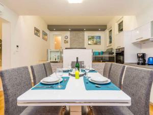 Apartment in Njivice - Insel Krk 35106