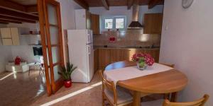 Apartment in Veli Lošinj 36590 