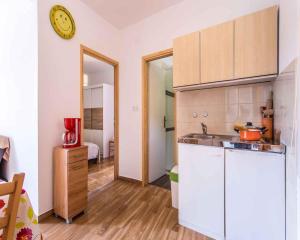 Apartment in Vrbnik - Insel Krk 36873