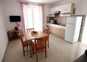 Apartment in Vrbnik - Insel Krk 36872