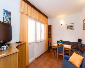 Apartment in Vrbnik - Insel Krk 36851