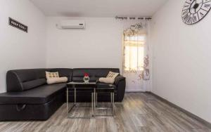 Apartment in Vrbnik - Insel Krk 36800